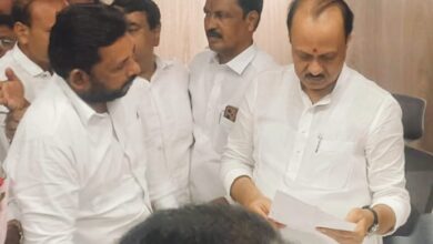 Photo of येरवळे येथील रस्त्यासाठी एक कोटीचा निधी मिळावा