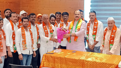 Photo of निगडी-घोलपवाडी येथील शेकडो कार्यकर्त्यांचा आ. मनोज घोरपडे यांच्या उपस्थितीत भाजपमध्ये प्रवेश