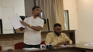 Photo of प्रांत अधिकारी व संजय गांधी शाखेतील अव्वल कारकून यांच्यावर निलंबनाची कारवाई करावी