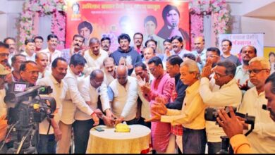 Photo of कराडमध्ये २४ तास बच्चनगाणी!