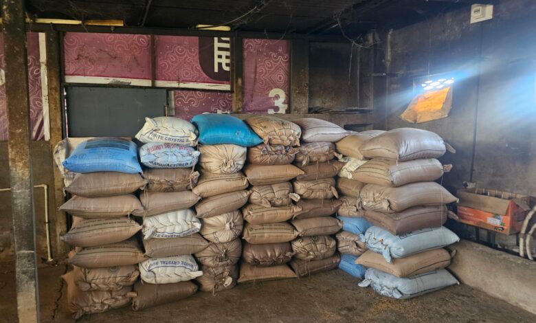 Photo of कराड पुरवठा विभागाची कारवाई कायदेशीर की मनमानी? वाखण रोड धाड कारवाईवर जनतेकडून कायदेशीर शंका ? (भाग 2 रा)