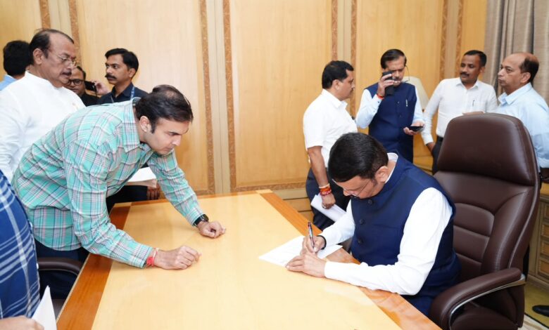 Photo of कराडच्या जनतेसाठी आमदार अतुल भोसले यांची ताकद पणाला! दुष्काळग्रस्त यादीत कराडचा समावेश करून दाखवला; आता काँग्रेस प्रवक्ते अजित पाटील चिखलीकर जाहीर सत्काराचे आव्हान पाळणार का?